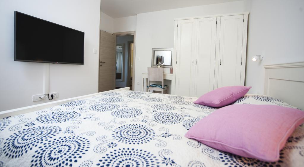 Apartments Villa Laguna With Pool Ražanj Chambre photo
