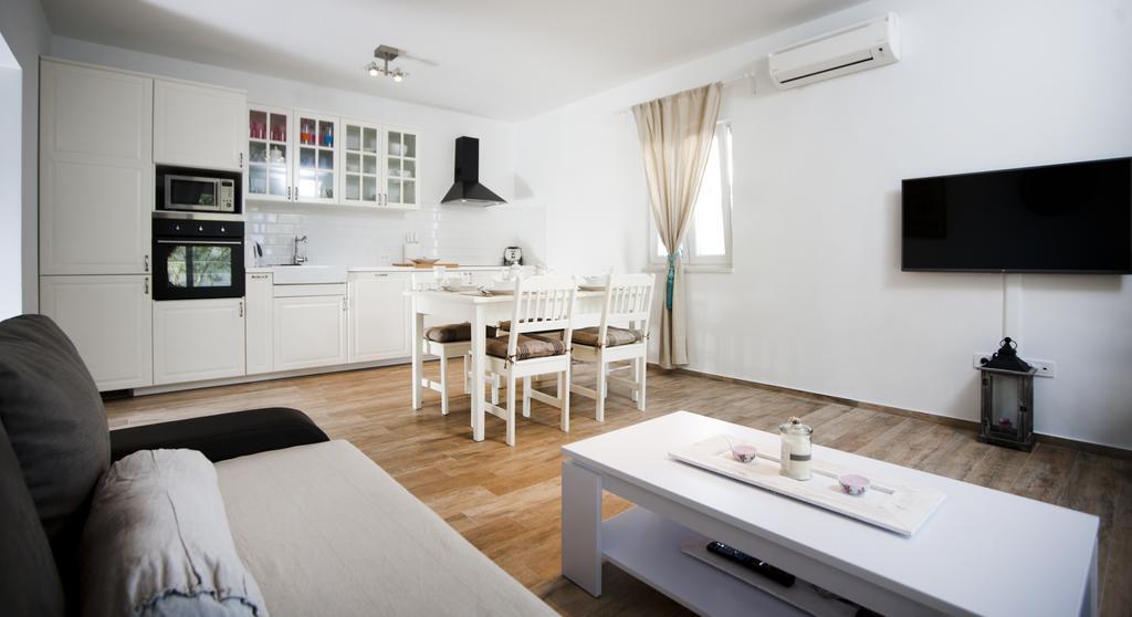 Apartments Villa Laguna With Pool Ražanj Chambre photo