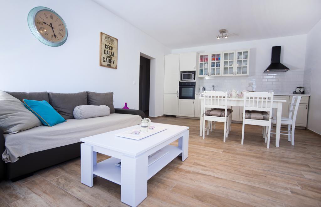 Apartments Villa Laguna With Pool Ražanj Chambre photo