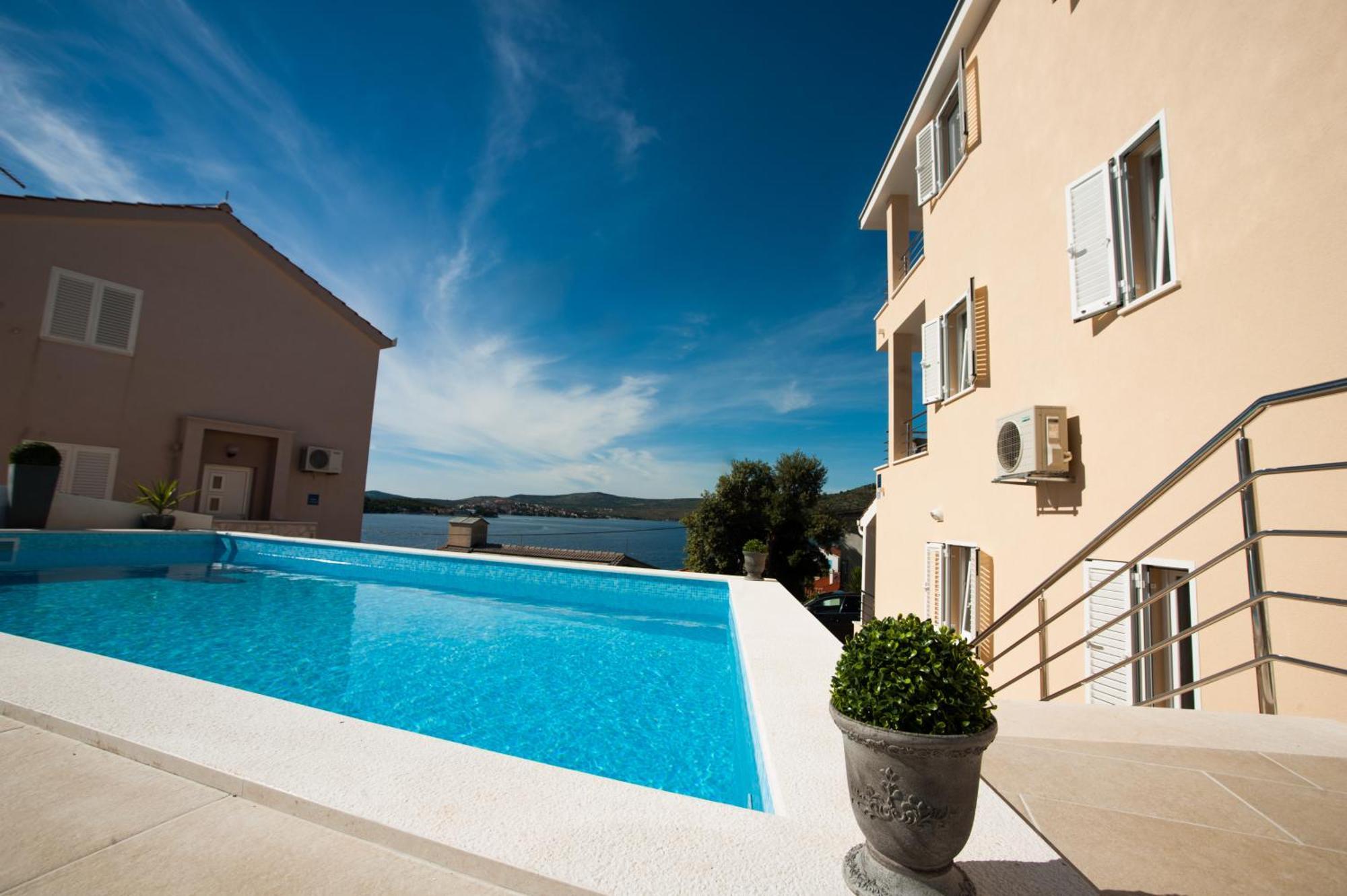 Apartments Villa Laguna With Pool Ražanj Chambre photo