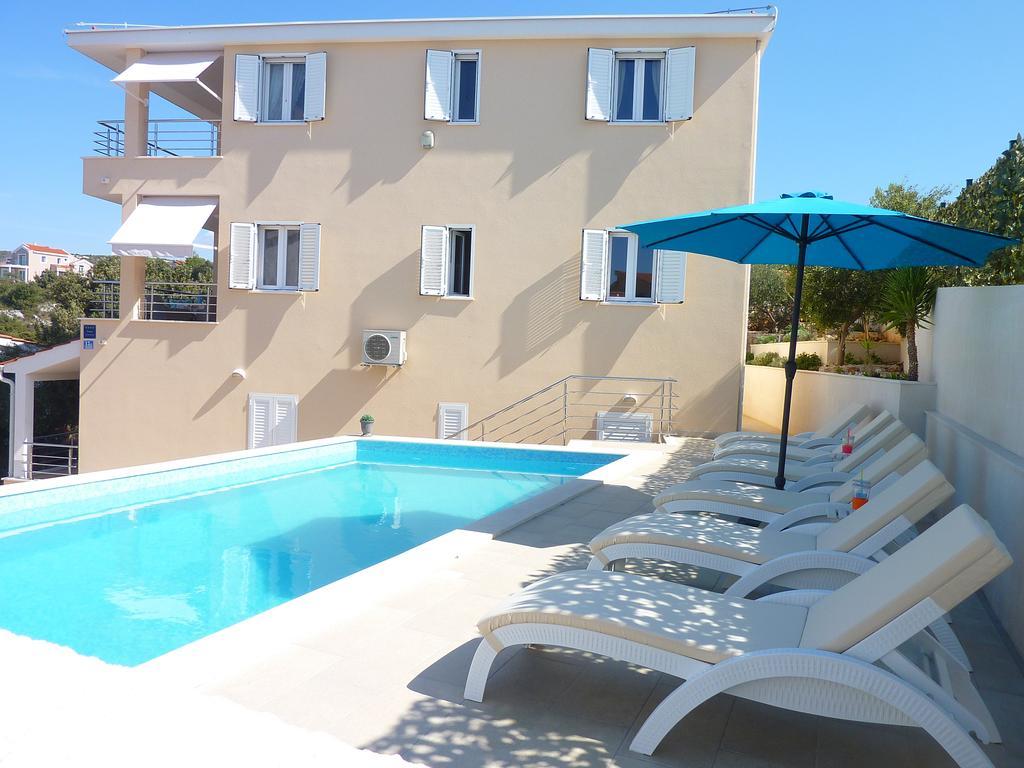 Apartments Villa Laguna With Pool Ražanj Extérieur photo